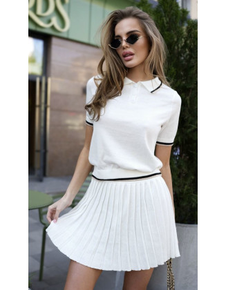 Прогулянковий трикотажний білий костюм в стилі preppy