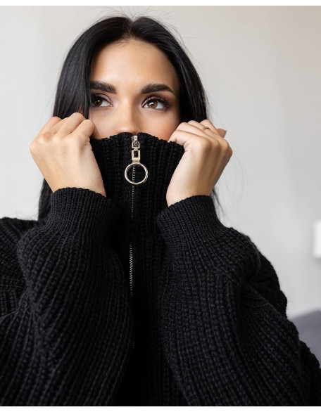 Жіночий светр чорного кольору із блискавкою Жіночий светр чорного кольору із блискавкою