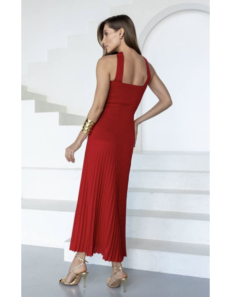 Трикотажна червона сукня з плісированою спідницею Трикотажна червона сукня з плісированою спідницею