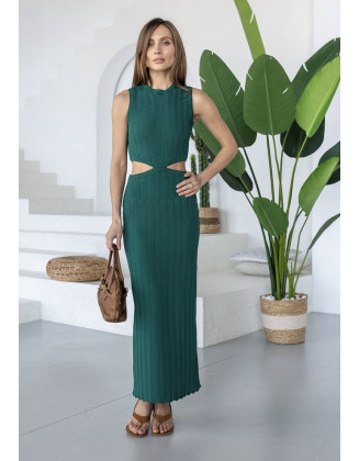 В’язане зелене плаття з тонким ажурним візерунком та вирізами на талії